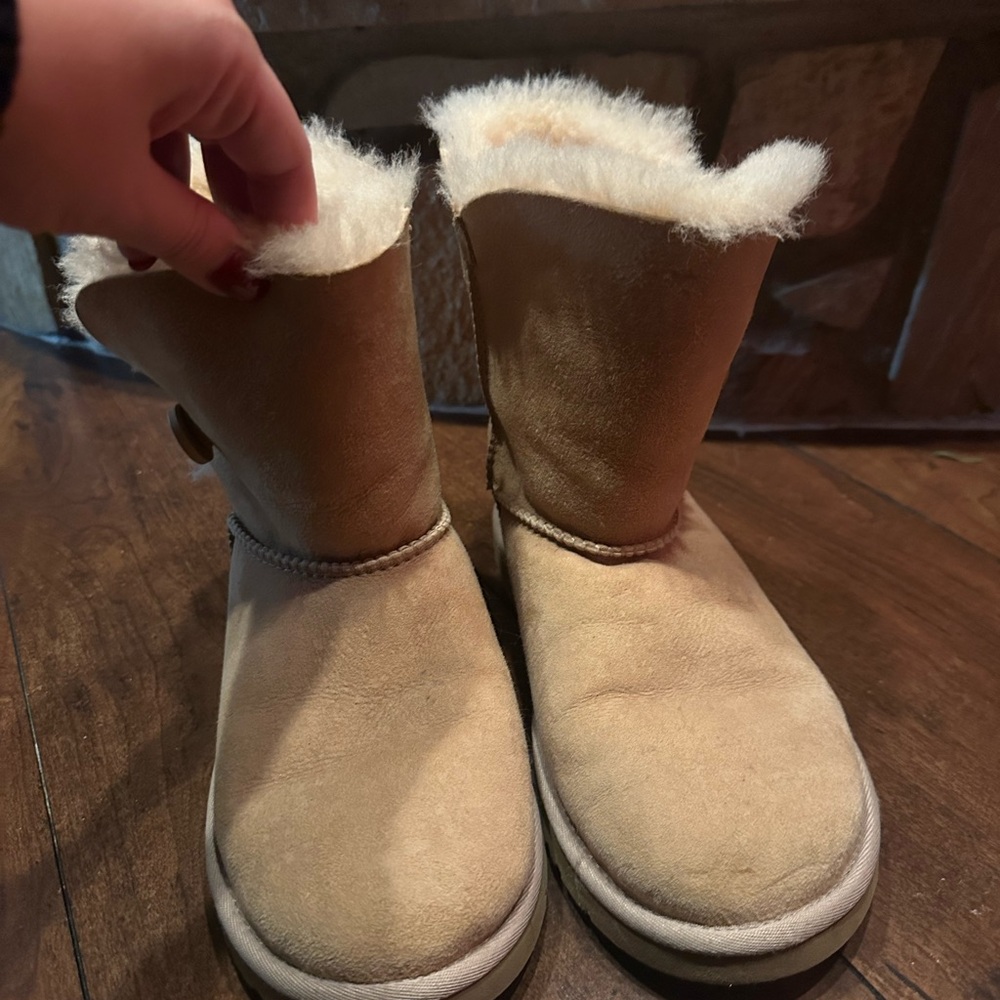 Bailey Button Kids Sand Uggs